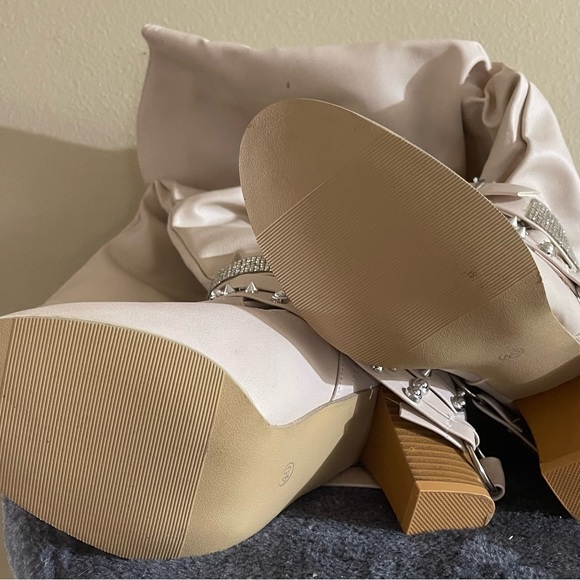 Brand New Never Worn
Size 8 Cream Colored Boots - Picture 3 of 4